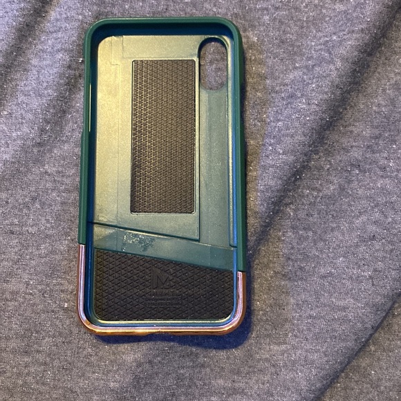 Slide Apart iPhone X Case - Picture 2 of 2